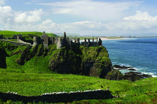 Belfast - Giants Causeway , Dunluce Castle and Dark Hedges - Logistics