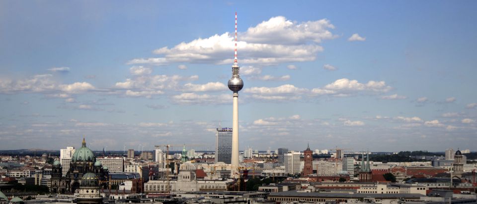 Berlin Airport: Private City Highlights Layover Tour by Car - East Berlin Sightseeing