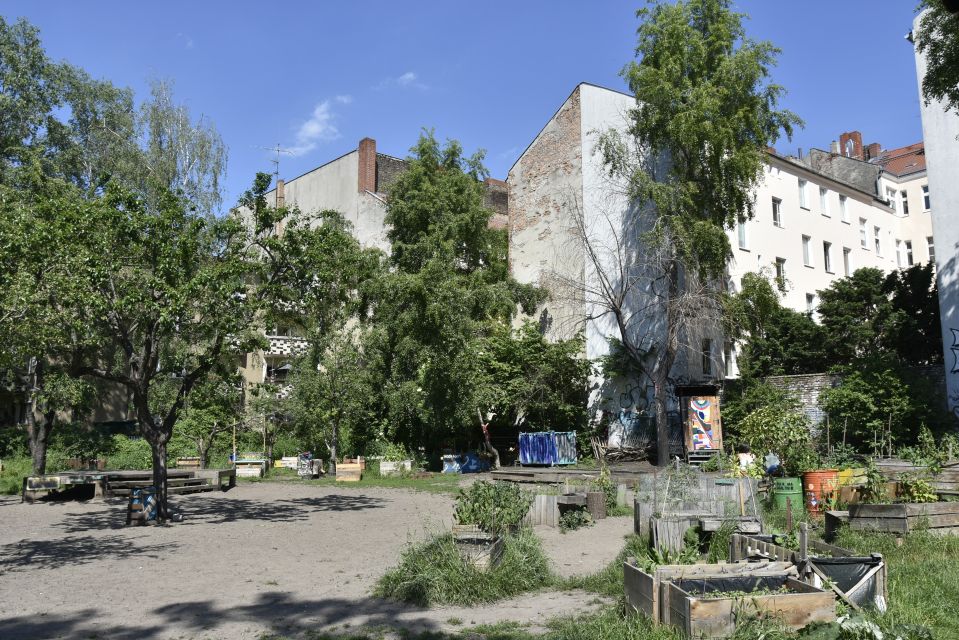 Berlin: Old Neukölln Private Walking Tour - Böhmische Platz and Gottesacker