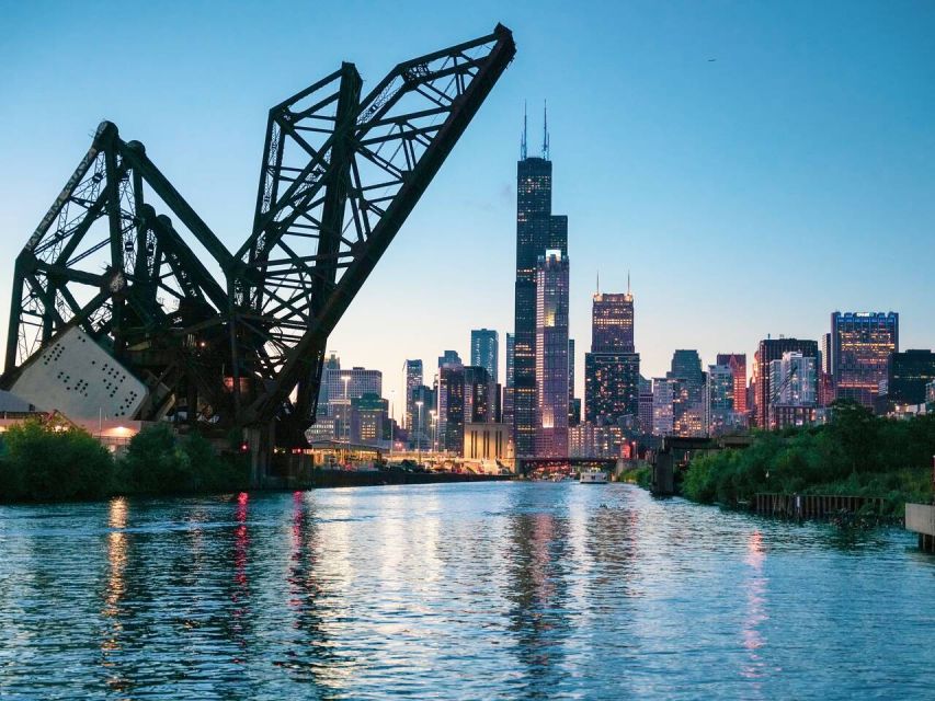 Chicago: Small-Group Night Tour W/ Skydeck & Skyline Cruise - Visiting the Iconic Chicago Bean