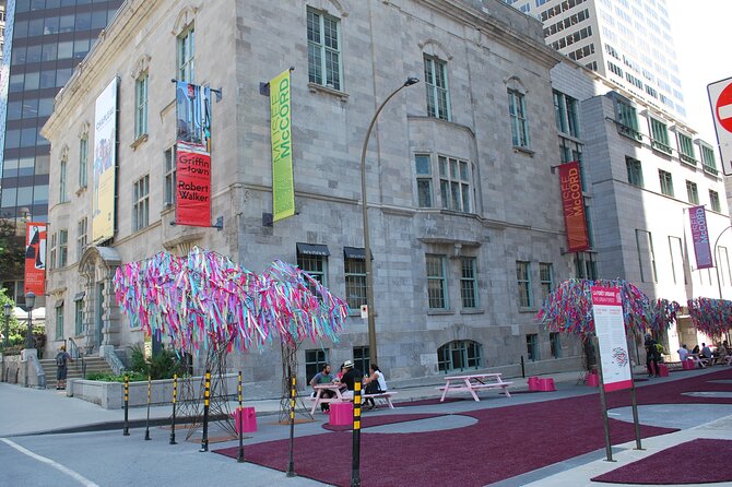 City Tour; Like a Montrealer - Bilingual Guided Commentary