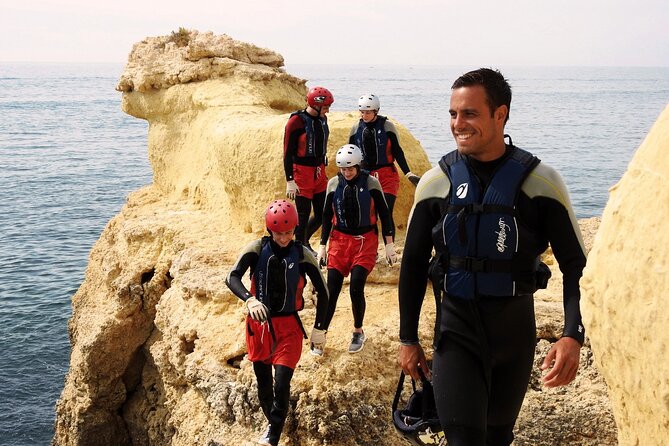 CLIFF JUMPING Tour - Coasteering in Albufeira - Relax on Secret Beach