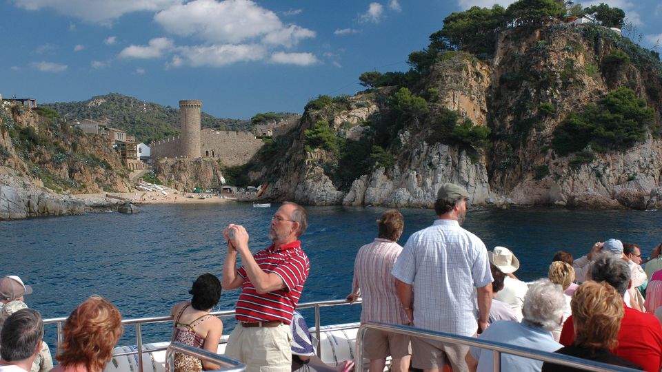 Costa Brava: Boat Ride and Tossa Visit With Hotel Pickup - Visit to Tossa De Mar