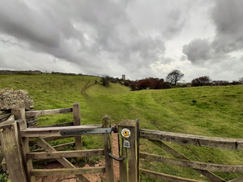 Cotswolds: Walks and Villages Guided Tour - Exploring Broadway Village