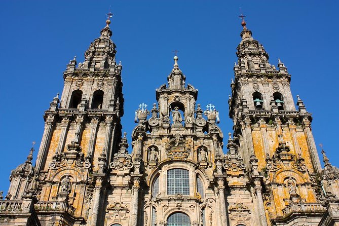 Day Trip: Santiago De Compostela and Valença Do Minho Day Trip With Lunch - Professional Guide and Air-Conditioned Vehicle