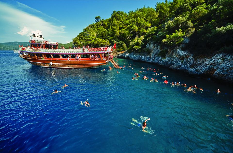 Didim/Altinkum: Lazy Day Boat Trip With BBQ Lunch - Suitable for All Travelers