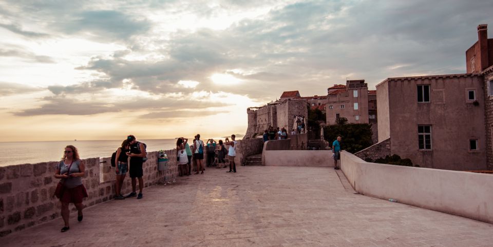 Dubrovnik: Old Town & City Walls Guided Tours Combo - Participant Requirements