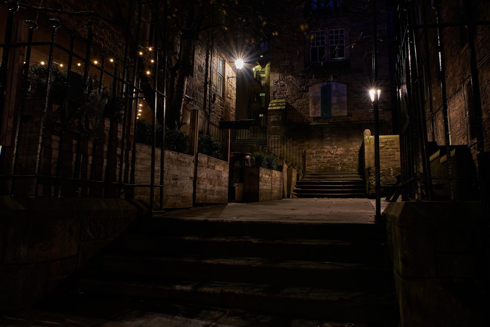 Edinburgh: Dark Secrets of the Old Town Ghost Walking Tour - Burke and Hare, the Westport Murderers