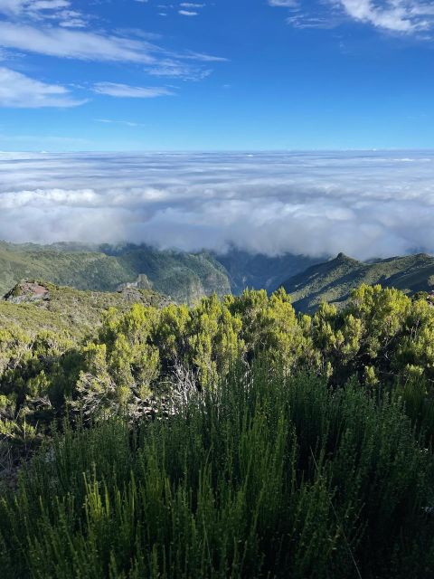 Exclusive Sunrise Hike: Pico Areeiro-Pico Ruivo DroneFootage - Stunning Drone Footage