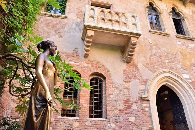 Fascinating Verona: in the Footprints of Romeo and Juliet - Bustling Local Market and Palaces