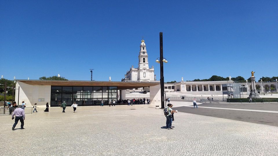 Fatima Sanctuary and Little Shepherds Houses Private Tour - Optional Attractions