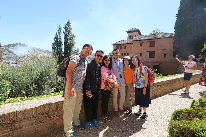 For Cruise Passengers Only: Granada and Alhambra From Malaga Port - Admiring the Generalife Gardens