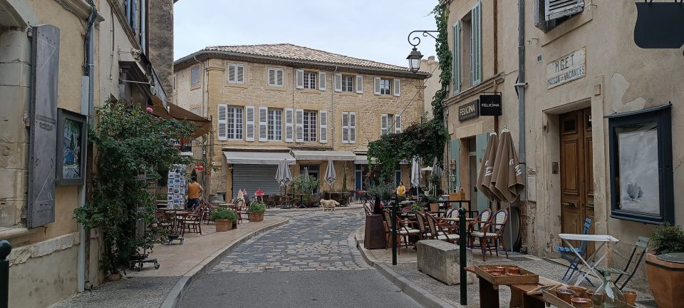 From Aix-en-Provence: Luberon Perched Villages Guided Tour - Gordes Tuesday Open-Air Market