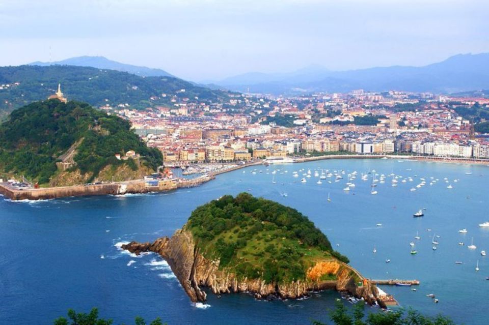 From Bilbao: Private San Sebastian, Pintxo, and Wine Tour - Pintxo Bar Hopping