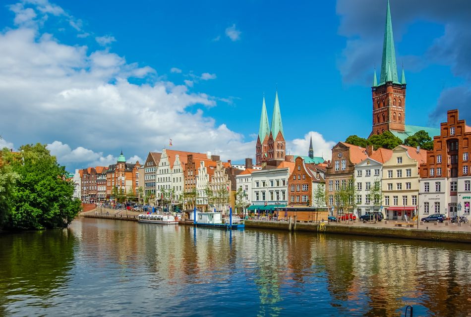 From Kiel: Lübeck Shore Excursion - Dining and Souvenir Shopping