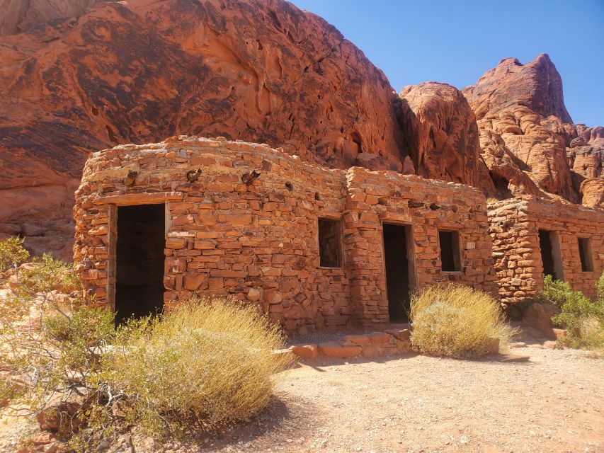 From Las Vegas: Valley of Fire Small Group Tour - Tour Historic Cabins From the 1930S