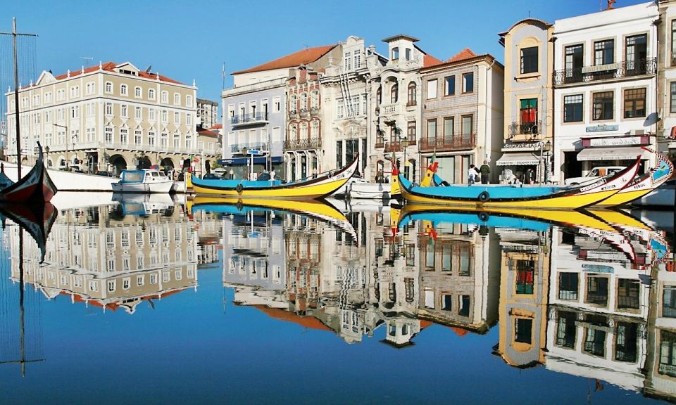 From Lisbon: Aveiro, Moliceiro Boat and Coimbra Tour - Historic Center Walking Tour