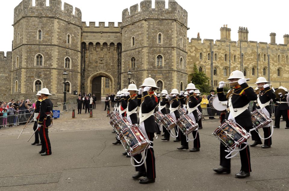 From London: Windsor Castle Afternoon Sightseeing Tour - St. Georges Chapel