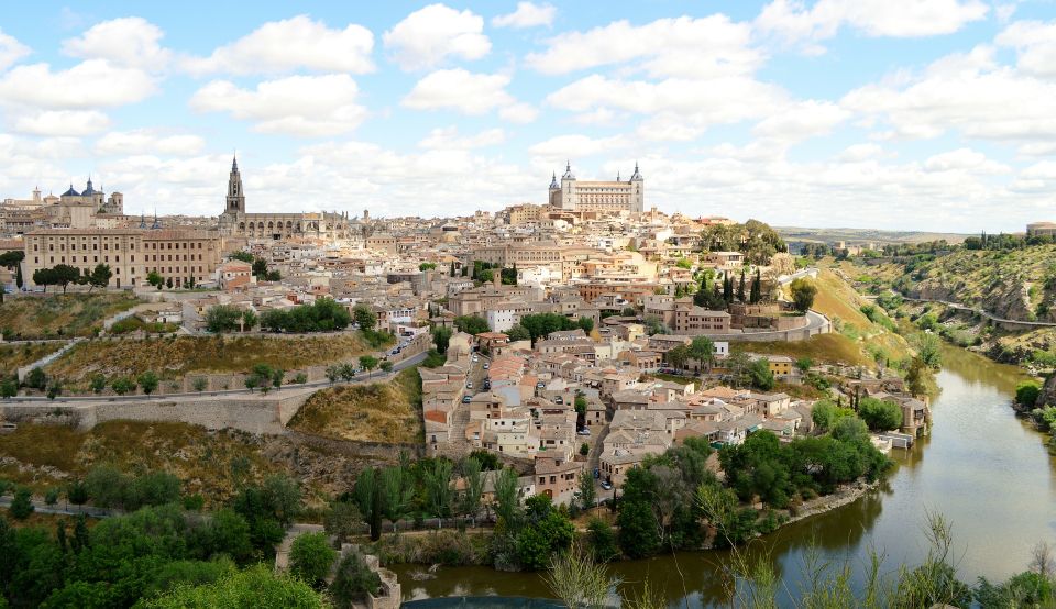 From Madrid: Private Highlights of Toledo Guided Day Trip - Guided Walking Tour Highlights