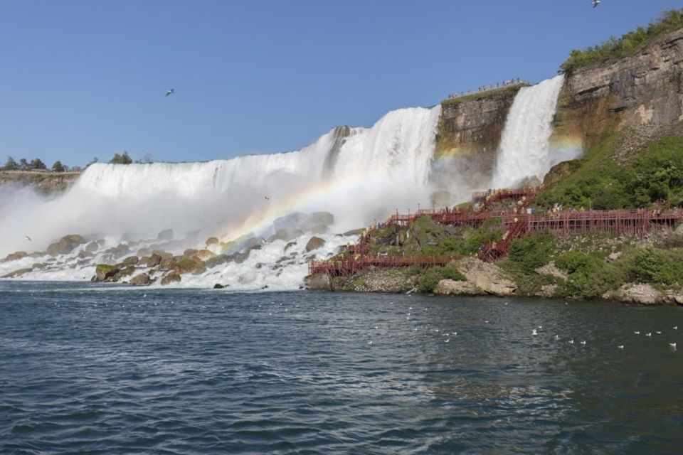 From New York City: Niagara Falls & 1000 Islands 3-Day Tour - Visiting Niagara-on-the-Lake