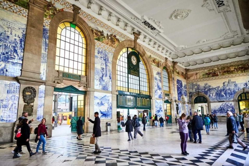 Full-Day Private Tour in Porto From Lisbon - Admiring São Bento Station