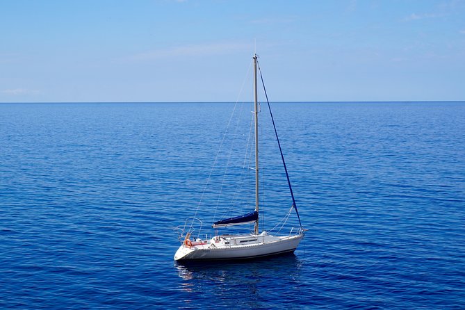 Full-Day Sailing Excursion Along the Coast - Included Amenities and Features