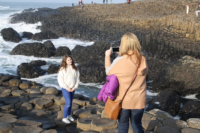 Giants Causeway Day Tour and Belfast City Tour 1 Day Pass - Hop-on Hop-off Bus Pass