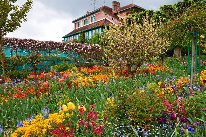 Giverny Monet'S House and Gardens Half Day Tour From Paris - Entrance and Audio Tour