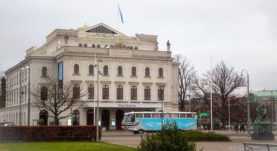 Gothenburg: Land & Water Amphibious Bus Sightseeing Tour - Cruising on the River