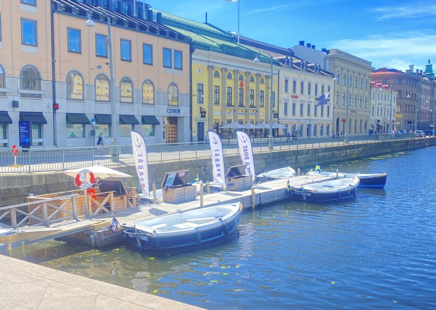 Gothenburg: Private Göta Älv Boat Tour With Pickup - Landmarks Along the Way