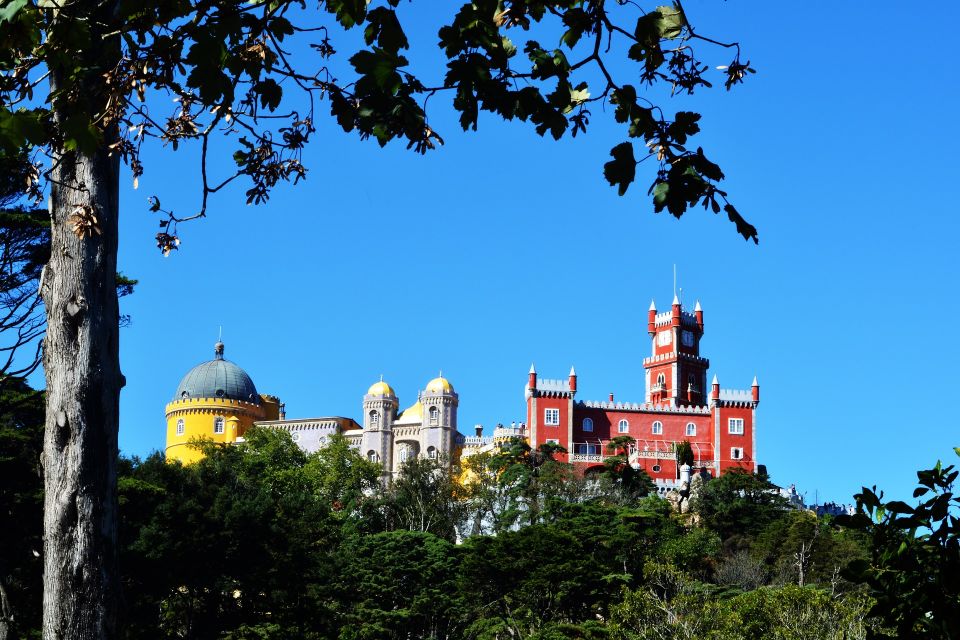 Half Day Shared Tour to Sintra With Licensed Guide - Meeting Point