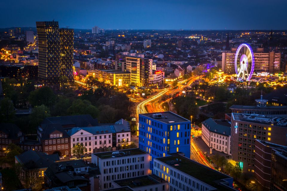 Hamburg at Night: Old Town & St Pauli Private Tour - St Pauli District