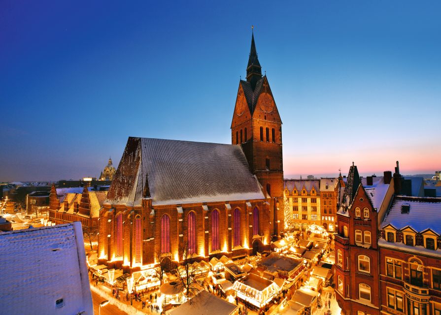 Hannover: Christmas Time Walking Tour - Kroepcke and Market Church