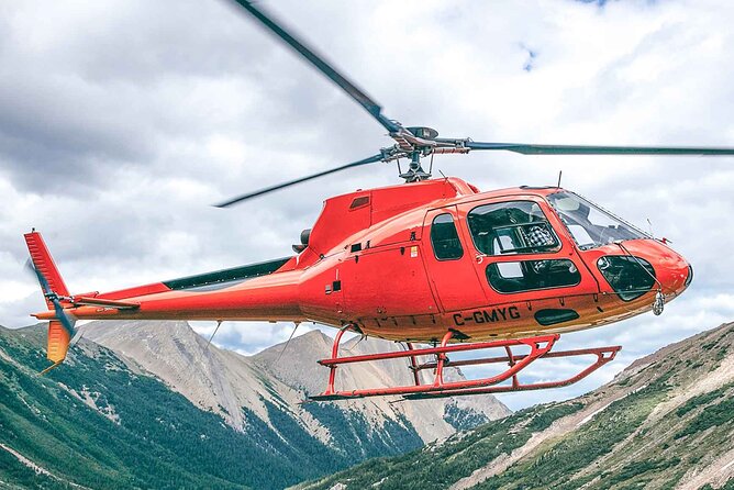 Helicopter Tour Over the Canadian Rockies - Pilots Insights and Expertise