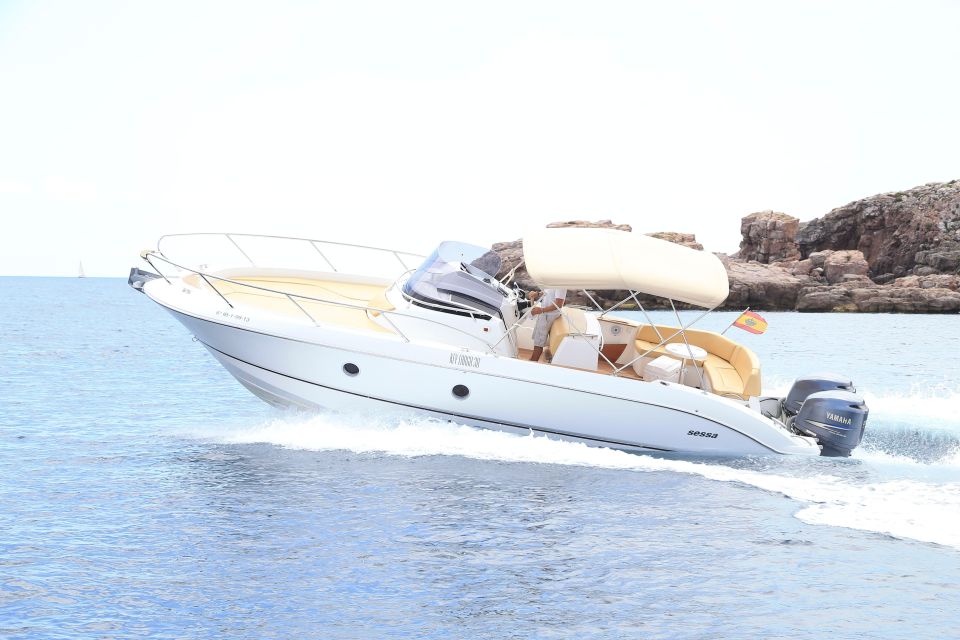 Ibiza: Rent a 9-Person Private Boat, Formentera & Highlights - Lunch in Formentera