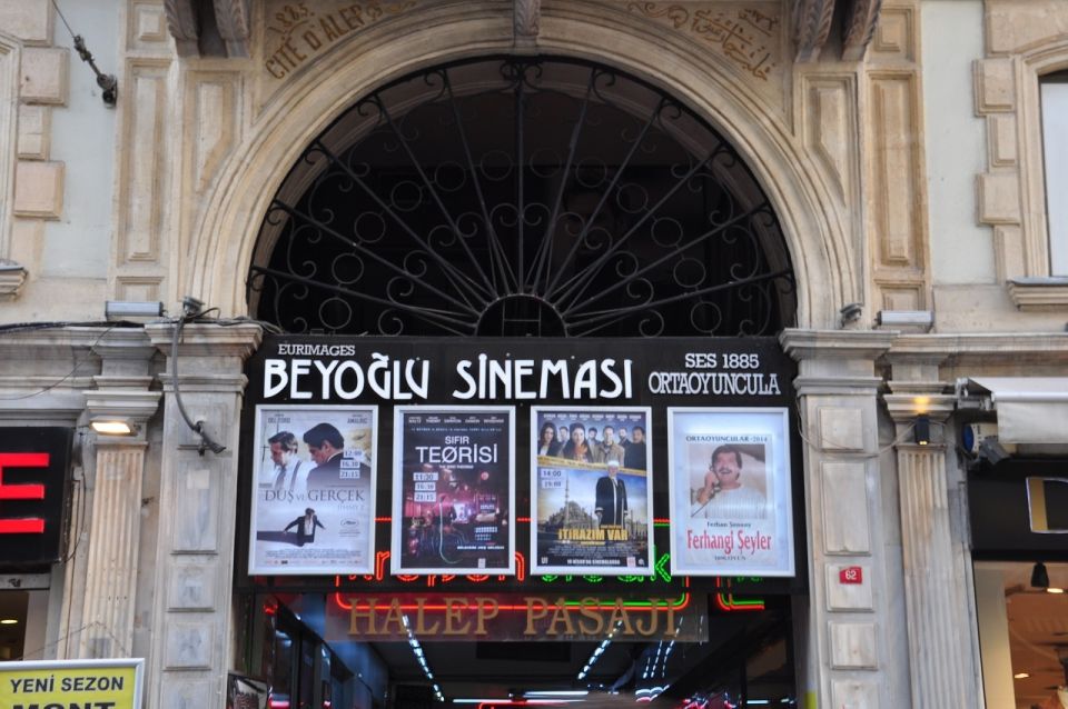 Istanbul: Beyoğlu District Half-Day Walking Tour - Taksim Square and Istiklal Street