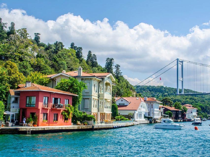 Istanbul: Bosphorus Cruise and Dolmabahçe Palace Day Tour - Spice Bazaar Exploration