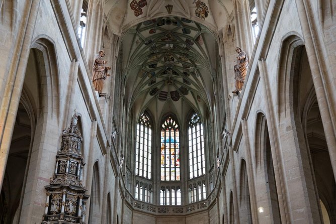 Kutna Hora Private Day Trip From Prague With Lunch, Admission and Local Treat - Lunch and Refreshments Included