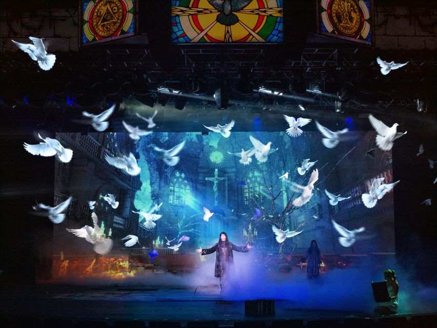 Las Vegas: Criss Angel MINDFREAK® Show at Planet Hollywood - Cutting-Edge Production