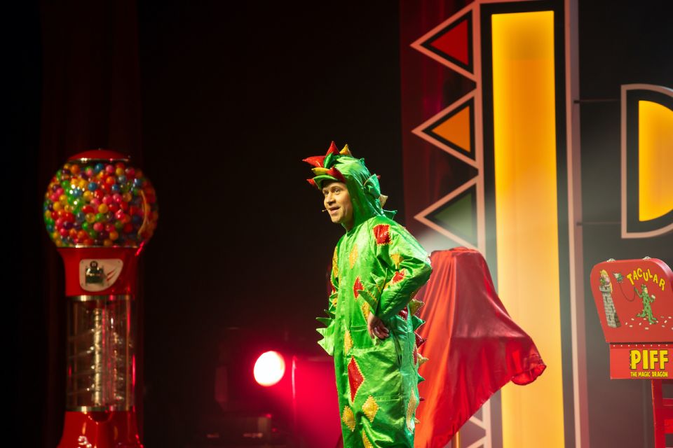 Las Vegas: Piff the Magic Dragon Show at the Flamingo - Performer Profiles