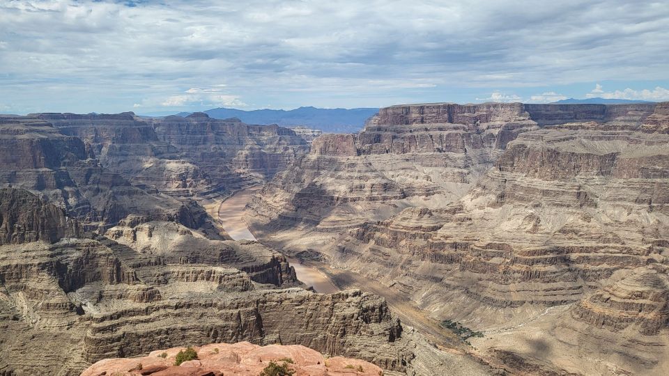 Las Vegas: West Rim, Hoover Dam, Seven Magic Mountains - Guided Exploration