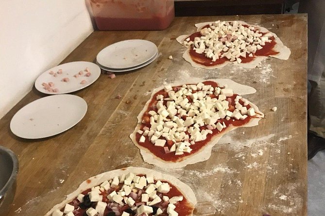 Learn How to Make Pizza and Gelato Cooking Class in Florence - Personalized Small-group Experience