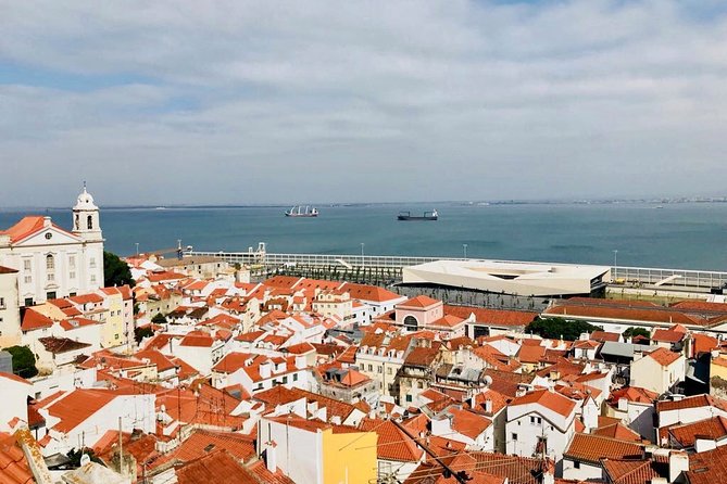 Lisbon City Tour by Tuk Tuk - Group Size and Accessibility