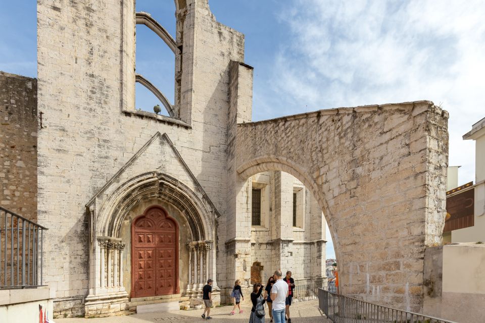 Lisbon: History, Stories and Lifestyle Walking Tour - Inclusions