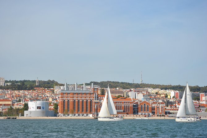 Lisbon Old Town Sailng Cruise With a Drink- 2h Small Group Tour - Tour Duration