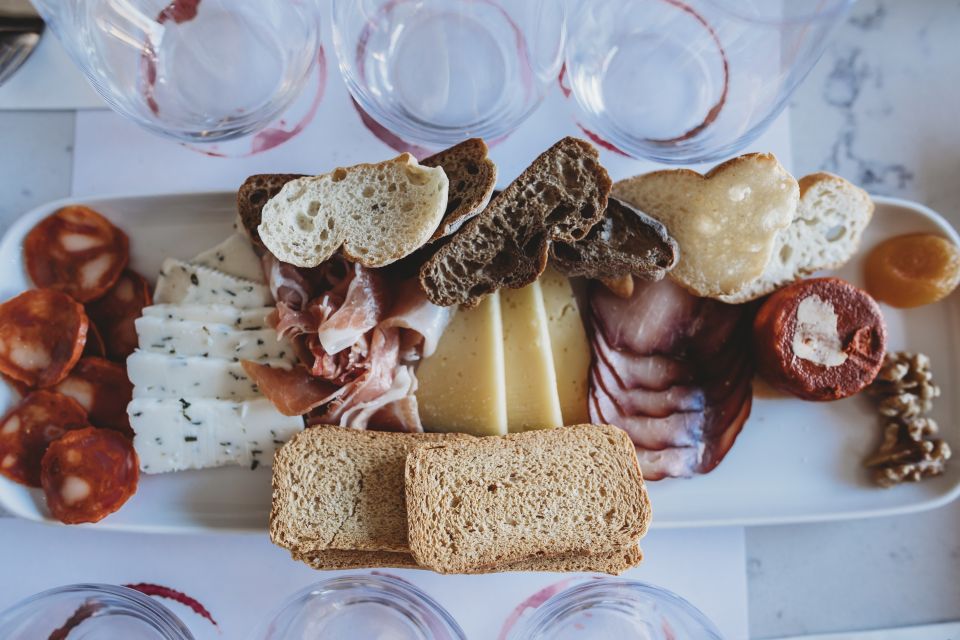 Lisbon: Portuguese Wine Tasting and Cheese Lunch - Included in the Tour