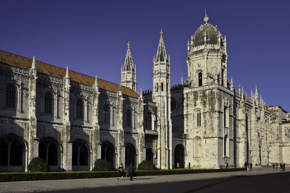 Lisbon: Private Full-Day Chauffeur Driven Tour - Explore Lisbon in Luxury