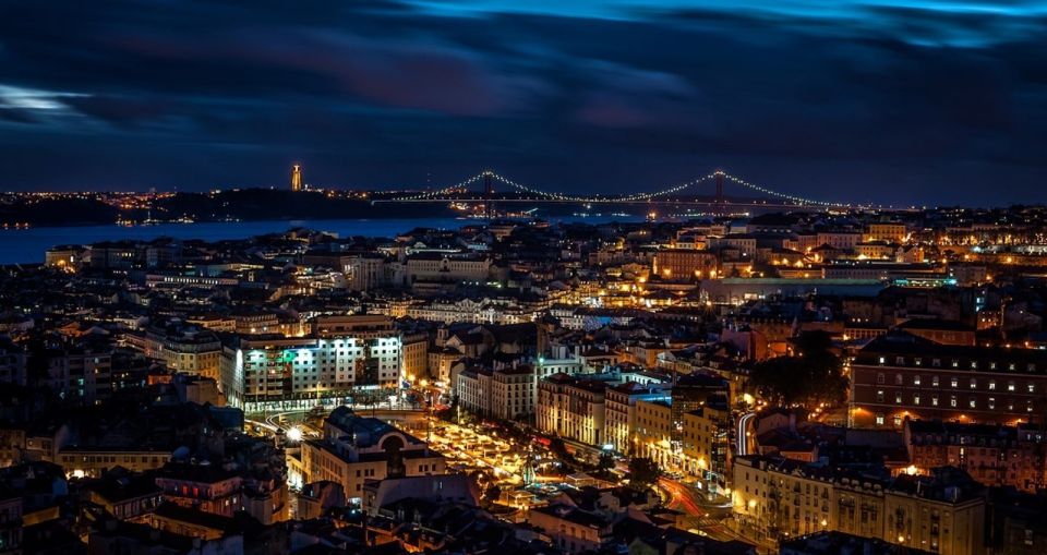 Lisbon: Private Night Tour With Fado Dinner Show - Jerónimos Monastery and Belém Tower