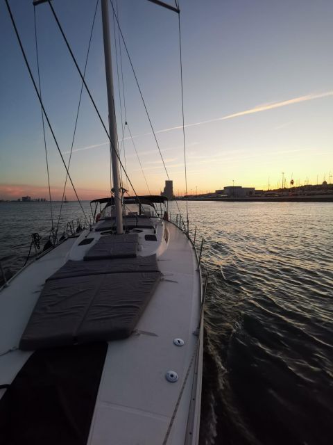 Lisbon Romantic Boat Tour - Starting Location and Meeting Point