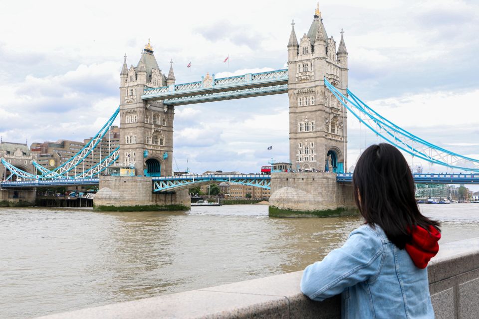 London Boroughs by Bus: Notting Hill, Camden, Tower Bridge - Camden Town Immersion